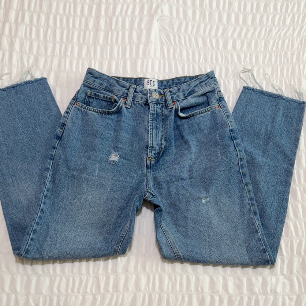 BDG Mom High Rise Jean Size 25